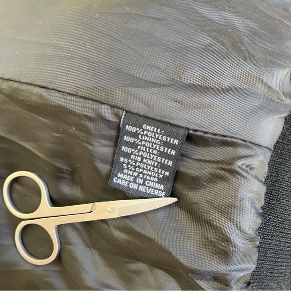 Me Jane Velvet Plush Bomber Puffer Jacket Zip Up Vibrant Cherry Red Cozy FLAWS S - Picture 13 of 16